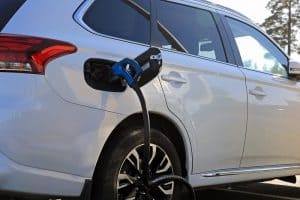 electric vehicle using outdoor charger